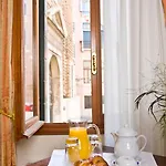 La Locandiera البندقية