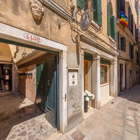 Bed and breakfast La Locandiera 4*