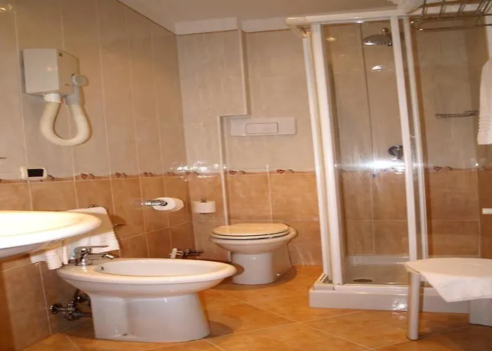 拉罗坎第拉酒店 住宿加早餐酒店 4*