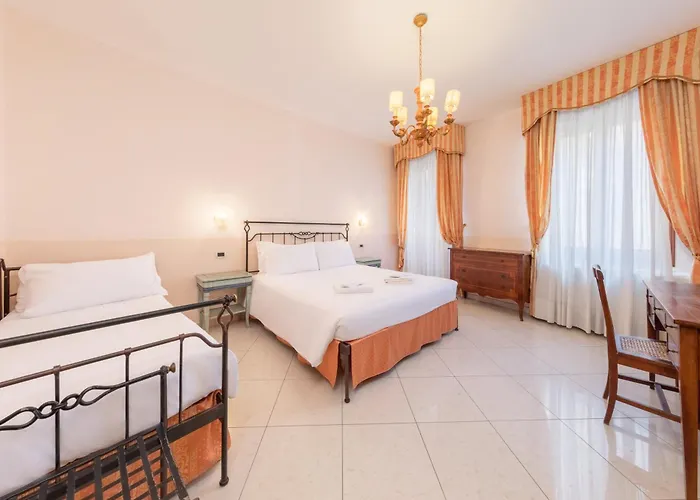 住宿加早餐酒店 拉罗坎第拉酒店