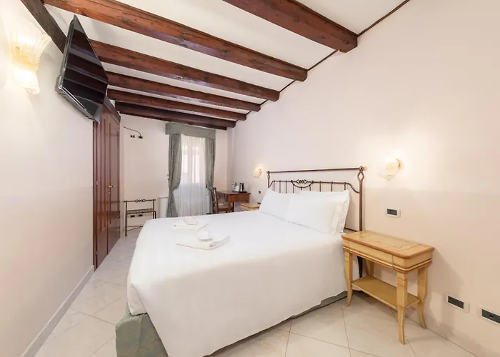 住宿加早餐酒店 拉罗坎第拉酒店 4*