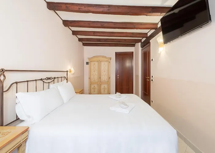 住宿加早餐酒店 拉罗坎第拉酒店 4*