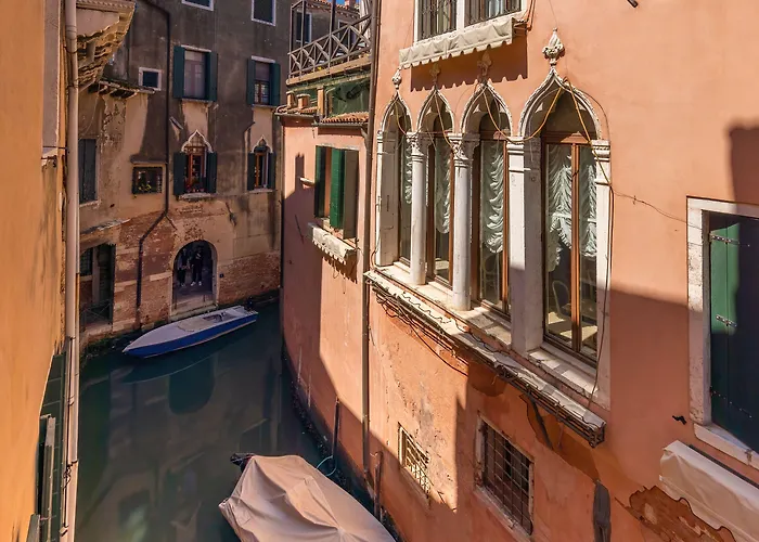 拉罗坎第拉酒店