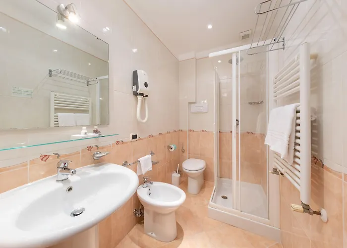 拉罗坎第拉酒店 4*